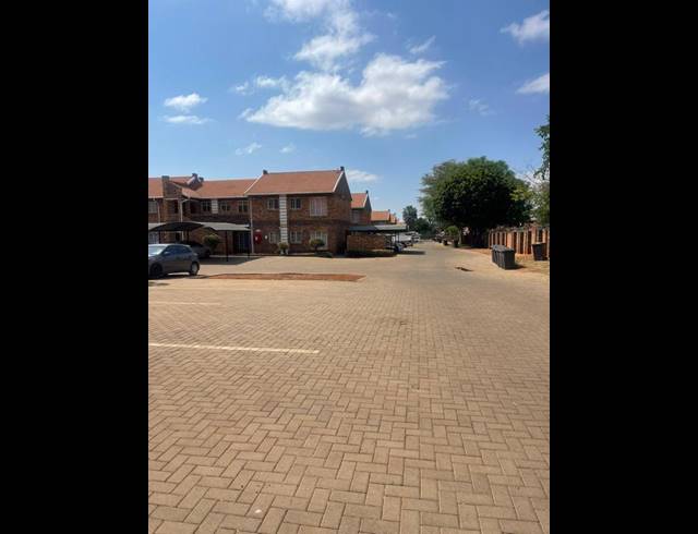 2 BEDROOM APARTMENT FOR SALE IN CLARINA